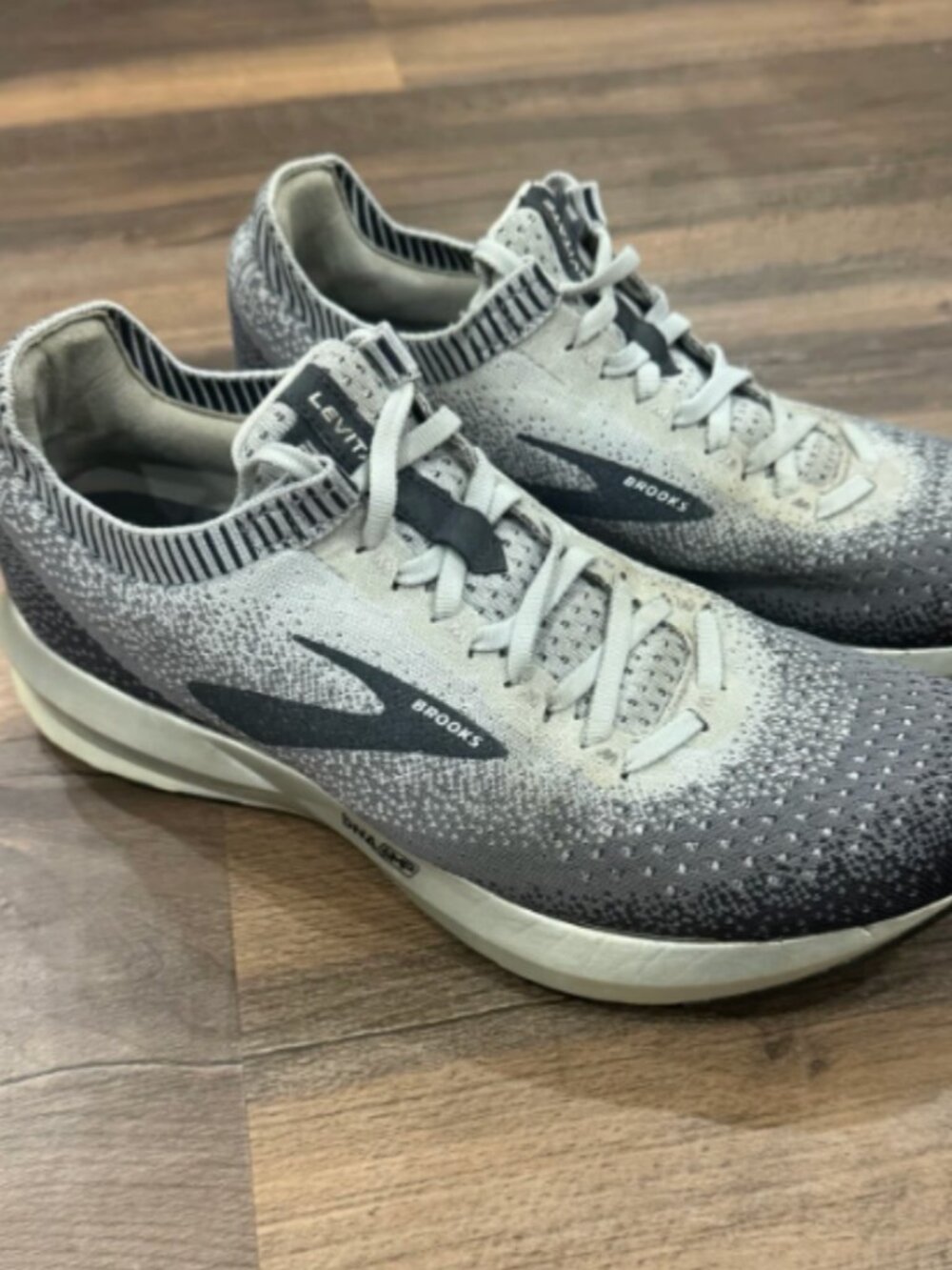 Brooks Levitate 2 Womens Size 9.5 Gray Black Running Shoes